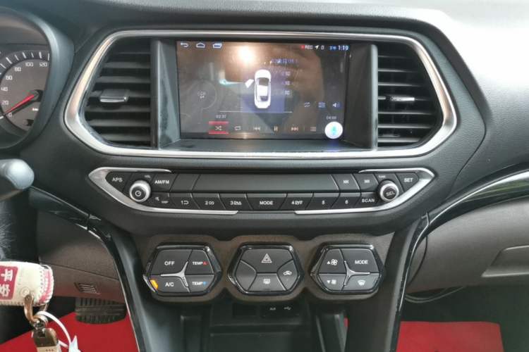 Used GAC Trumpchi GS4 2015 200T G-DCT Comfort Edition Audio And AC Panel