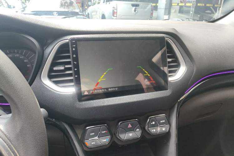 Used GAC Trumpchi GS4 2015 200T G-DCT Comfort Edition Audio And AC Panel