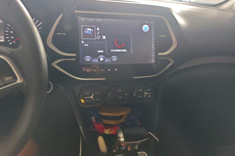 Used GAC Trumpchi GS4 2015 200T G-DCT Elite Edition Audio And AC Panel