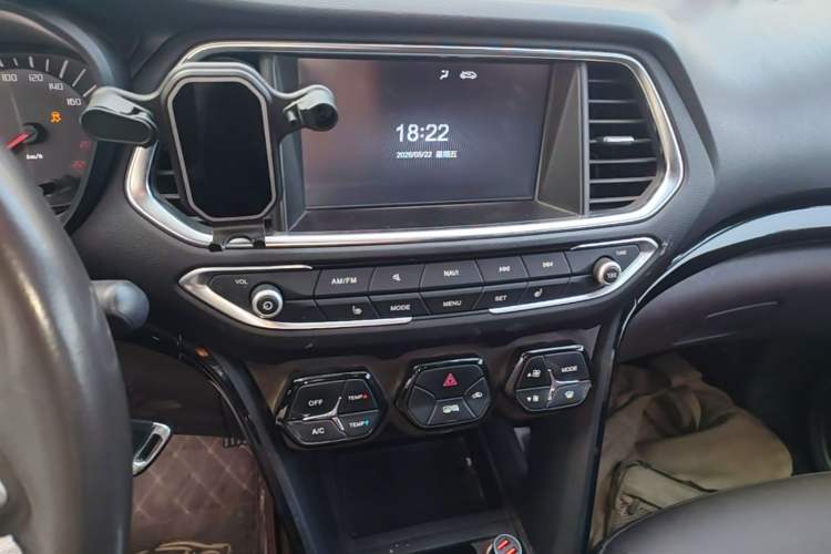 Used GAC Trumpchi GS4 2015 200T Manual Luxury Edition Audio And AC Panel