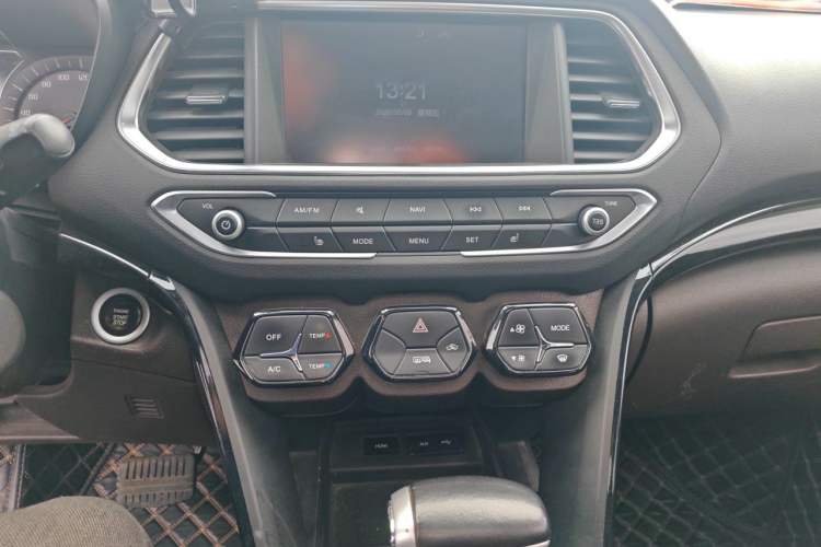 Used GAC Trumpchi GS4 2015 200T G-DCT Luxury Edition Audio And AC Panel