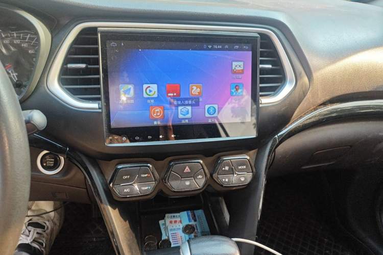 Used GAC Trumpchi GS4 2015 200T G-DCT Elite Edition Audio And AC Panel