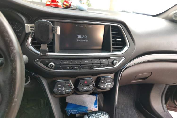Used GAC Trumpchi GS4 2015 200T G-DCT Luxury Edition Audio And AC Panel