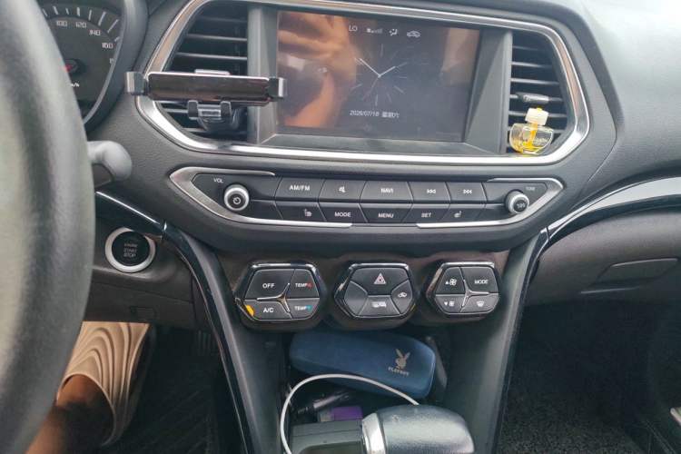 Used GAC Trumpchi GS4 2015 200T G-DCT Luxury Edition Audio And AC Panel