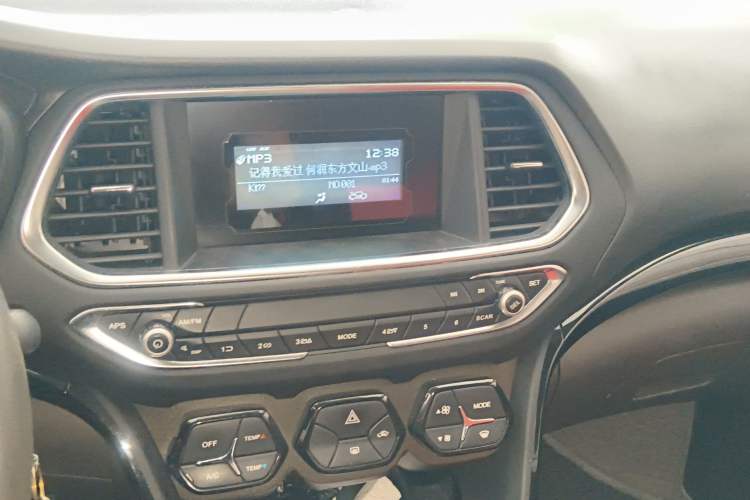 Used GAC Trumpchi GS4 2015 200T G-DCT Comfort Edition Audio And AC Panel
