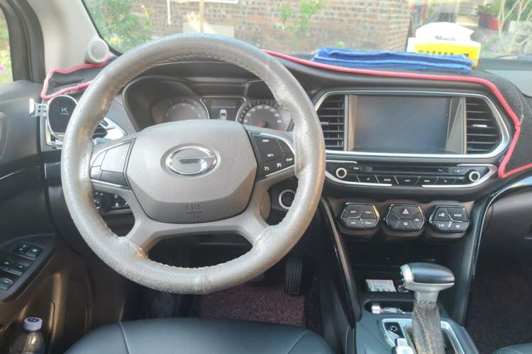Used GAC Trumpchi GS4 2015 200T G-DCT Elite Edition Center Console