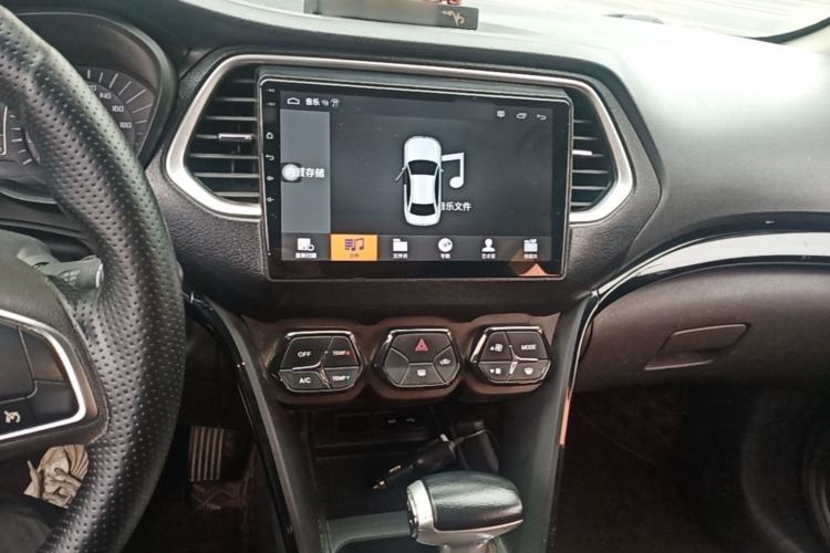Used GAC Trumpchi GS4 2015 200T G-DCT Elite Edition Center Console