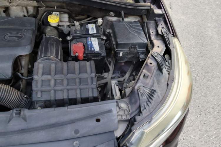 Used GAC Trumpchi GS4 2015 200T Manual Luxury Edition Engine Bay Left