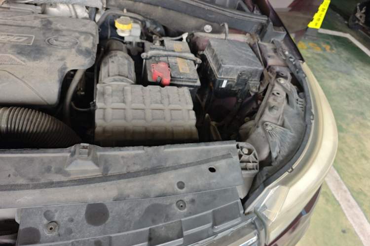 Used GAC Trumpchi GS4 2015 200T G-DCT Elite Edition Engine Bay Left