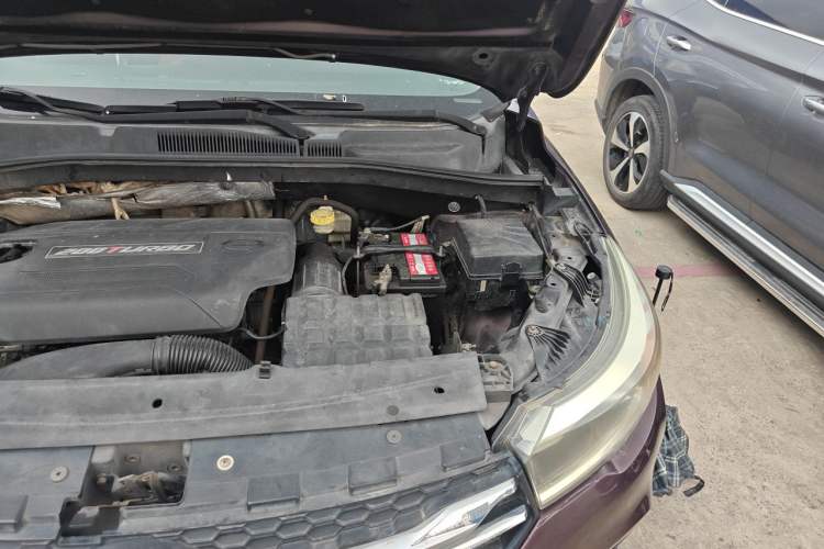 Used GAC Trumpchi GS4 2015 200T G-DCT Elite Edition Engine Bay Left