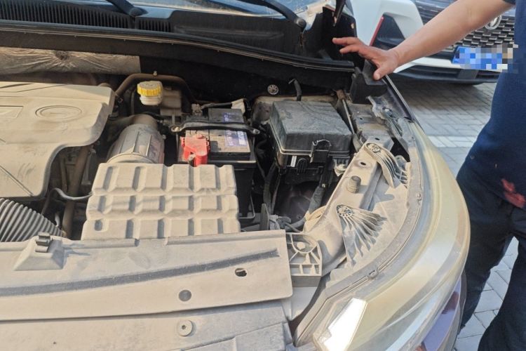 Used GAC Trumpchi GS4 2015 200T G-DCT Elite Edition Engine Bay Left