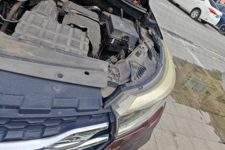 Used GAC Trumpchi GS4 2015 200T G-DCT Luxury Edition Engine Bay Left