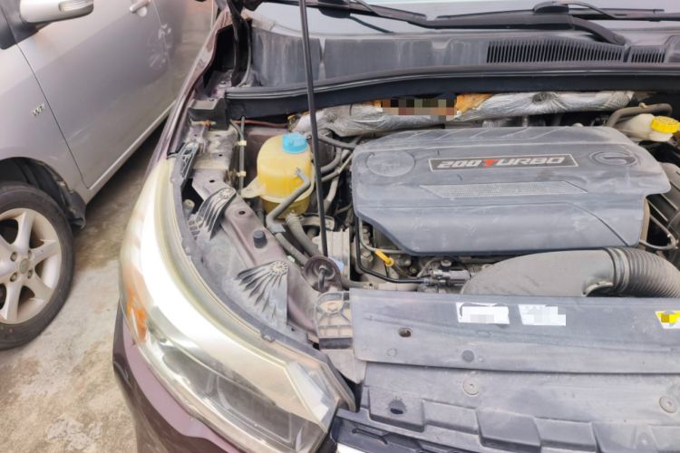 Used GAC Trumpchi GS4 2015 200T Manual Comfort Edition Engine Bay Right
