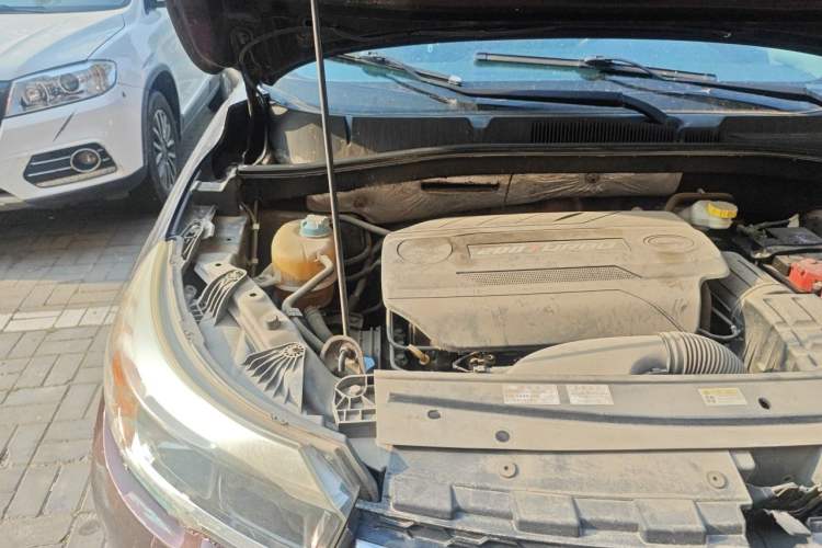 Used GAC Trumpchi GS4 2015 200T G-DCT Elite Edition Engine Bay Right
