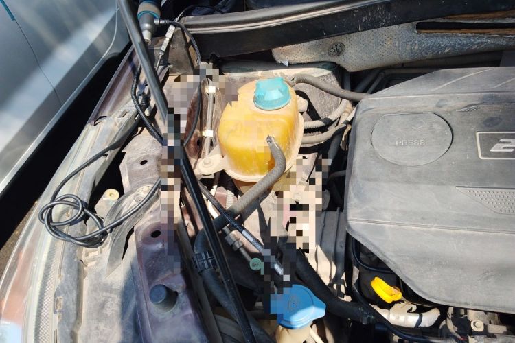 Used GAC Trumpchi GS4 2015 200T G-DCT Elite Edition Engine Bay Right