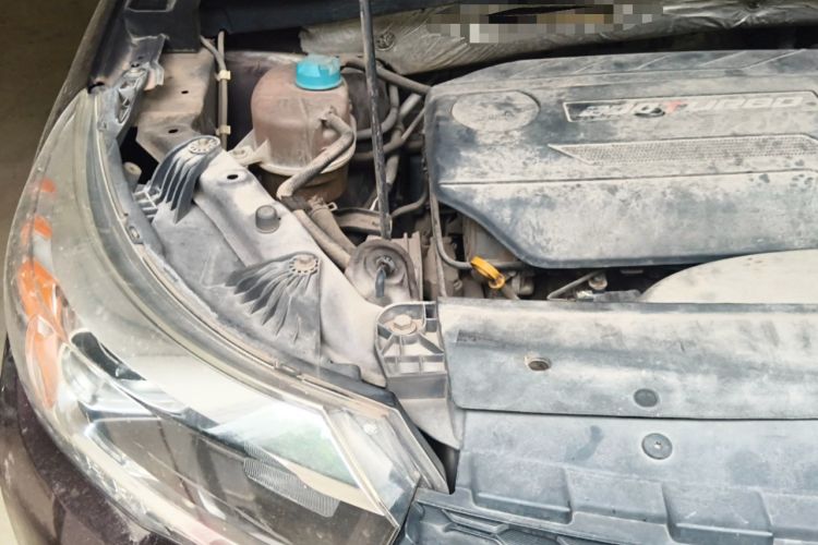 Used GAC Trumpchi GS4 2015 200T G-DCT Comfort Edition Engine Bay Right
