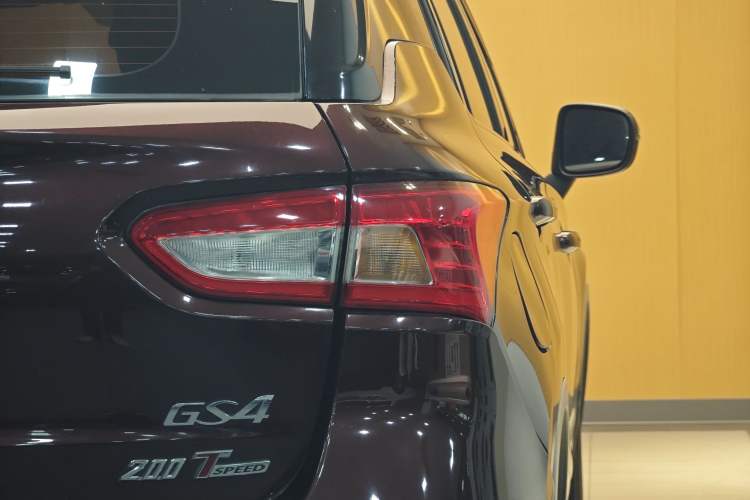 Used GAC Trumpchi GS4 2015 200T G-DCT Elite Edition Exterior 4