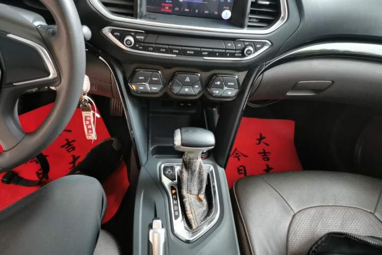 Used GAC Trumpchi GS4 2015 200T G-DCT Comfort Edition Gear Lever