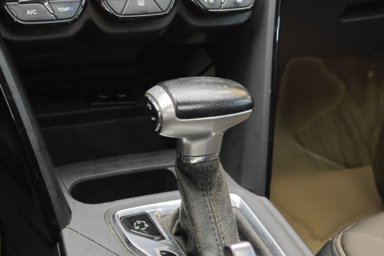 Used GAC Trumpchi GS4 2015 200T G-DCT Elite Edition Gear Lever