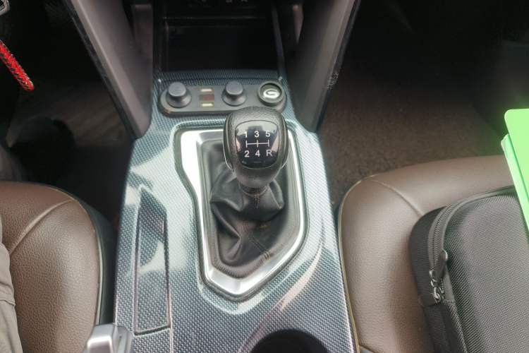 Used GAC Trumpchi GS4 2015 200T Manual Comfort Edition Gear Lever