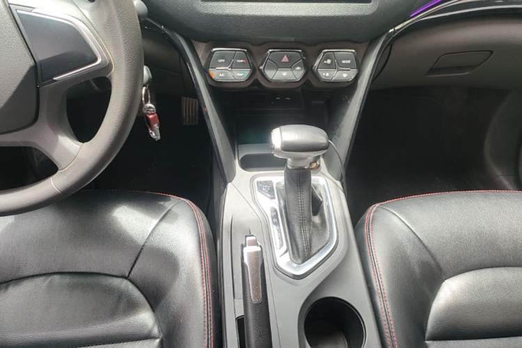Used GAC Trumpchi GS4 2015 200T G-DCT Comfort Edition Gear Lever