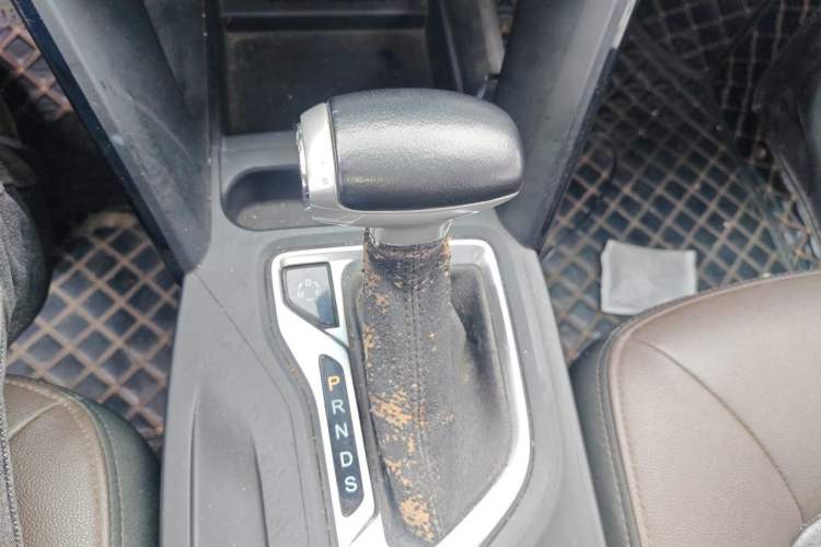 Used GAC Trumpchi GS4 2015 200T G-DCT Luxury Edition Gear Lever