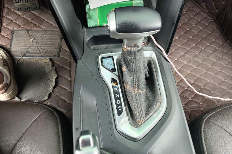 Used GAC Trumpchi GS4 2015 200T G-DCT Luxury Edition Gear Lever