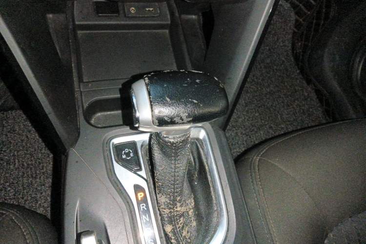 Used GAC Trumpchi GS4 2015 200T G-DCT Elite Edition Gear Lever
