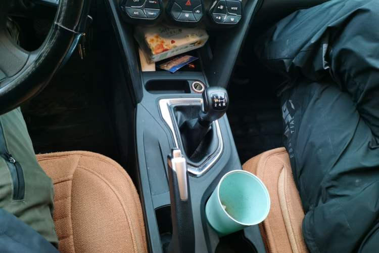 Used GAC Trumpchi GS4 2015 200T Manual Comfort Edition Gear Lever