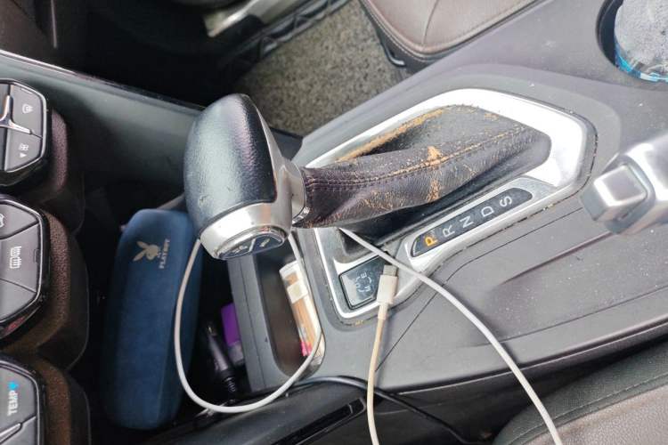 Used GAC Trumpchi GS4 2015 200T G-DCT Luxury Edition Gear Lever