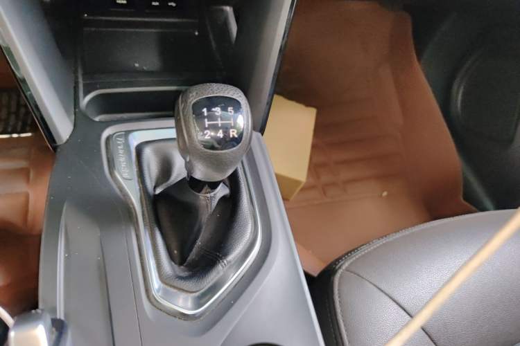 Used GAC Trumpchi GS4 2015 200T Manual Luxury Edition Gear Lever
