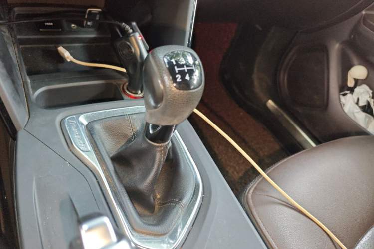 Used GAC Trumpchi GS4 2015 200T Manual Luxury Edition Gear Lever