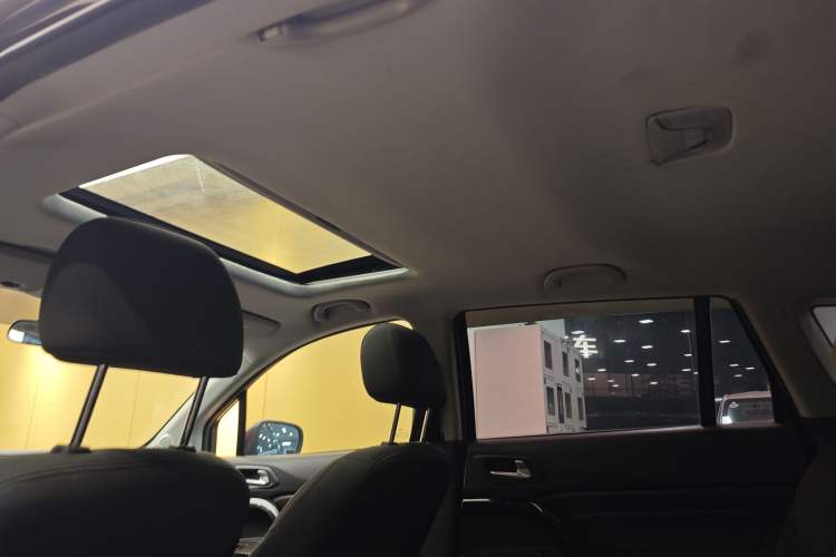 Used GAC Trumpchi GS4 2015 200T G-DCT Elite Edition Headliner