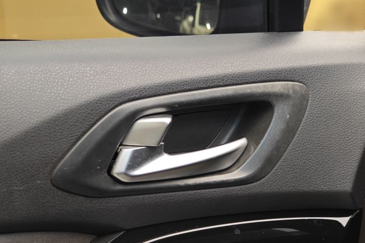 Used GAC Trumpchi GS4 2015 200T G-DCT Elite Edition Interior 10