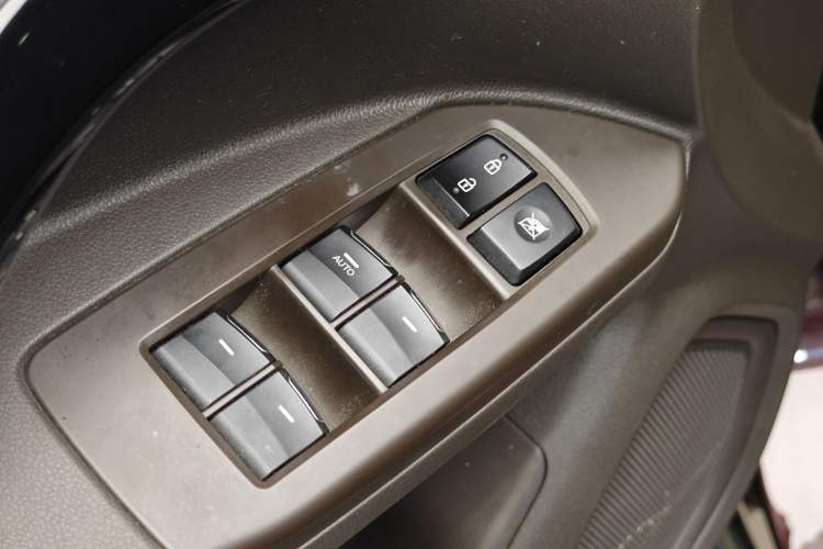 Used GAC Trumpchi GS4 2015 200T G-DCT Elite Edition Interior 11
