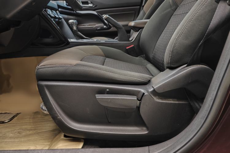 Used GAC Trumpchi GS4 2015 200T G-DCT Elite Edition Interior 12