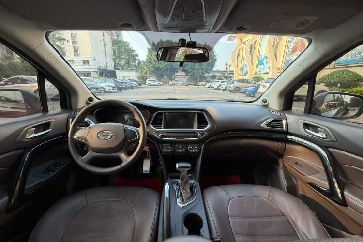 Used GAC Trumpchi GS4 2015 200T G-DCT Comfort Edition Interior 2