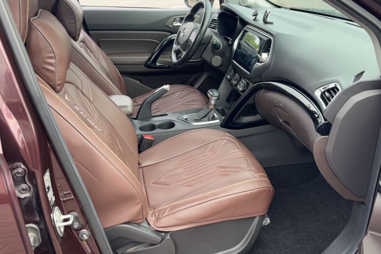 Used GAC Trumpchi GS4 2015 200T G-DCT Elite Edition Interior 2