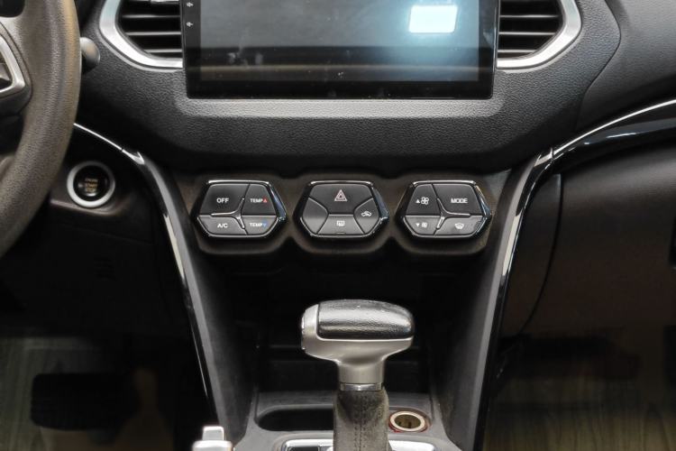 Used GAC Trumpchi GS4 2015 200T G-DCT Elite Edition Interior 5