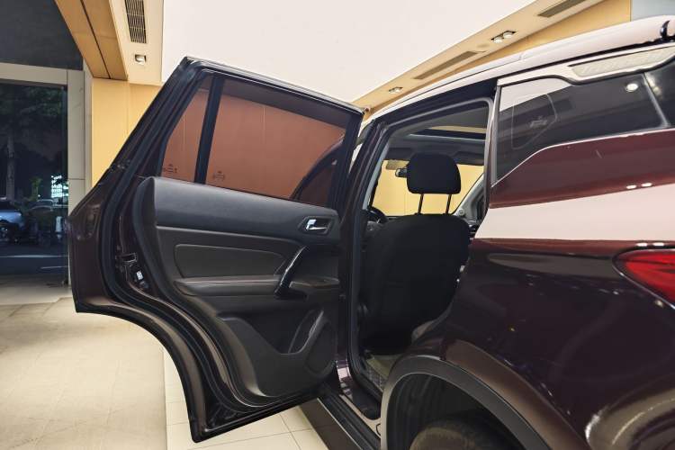 Used GAC Trumpchi GS4 2015 200T G-DCT Elite Edition Interior 6