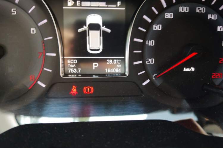 Used GAC Trumpchi GS4 2015 200T G-DCT Elite Edition Odometer Close Up