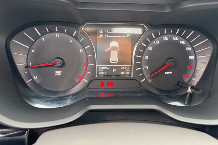Used GAC Trumpchi GS4 2015 200T G-DCT Elite Edition Odometer Close Up