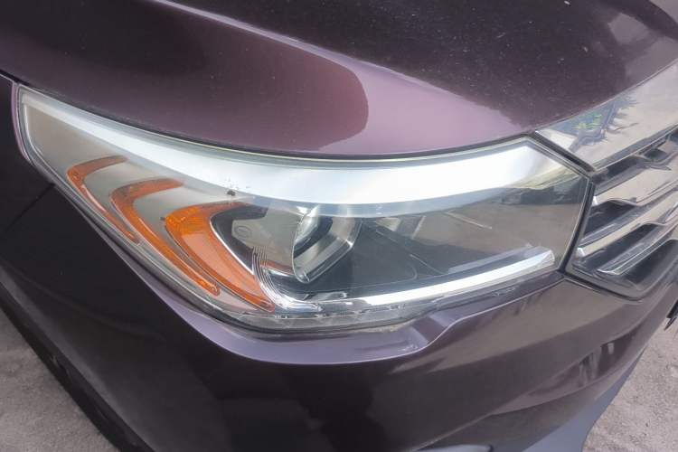 Used GAC Trumpchi GS4 2015 200T Manual Elite Edition Right Front Headlight