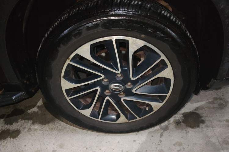 Used GAC Trumpchi GS4 2015 200T Manual Elite Edition Right Front Wheel Hub