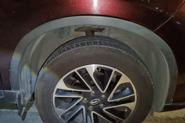 Used GAC Trumpchi GS4 2015 200T Manual Elite Edition Right Front Wheel Hub