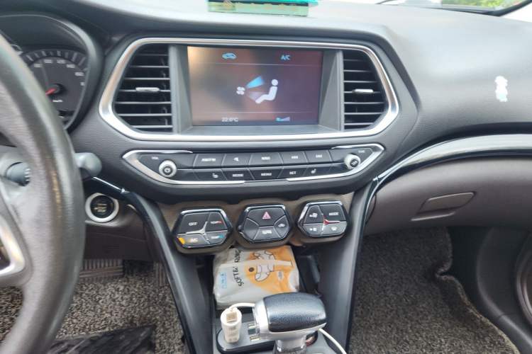 Used GAC Trumpchi GS4 2015 200T G-DCT Luxury Edition Audio And AC Panel