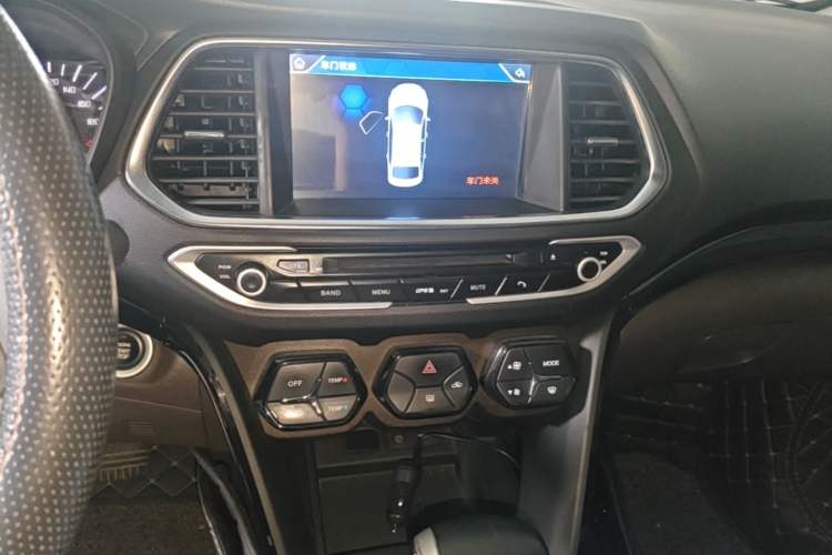 Used GAC Trumpchi GS4 2015 200T G-DCT Elite Edition Audio And AC Panel