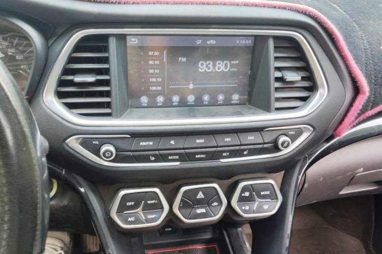 Used GAC Trumpchi GS4 2015 200T G-DCT Luxury Edition Audio And AC Panel