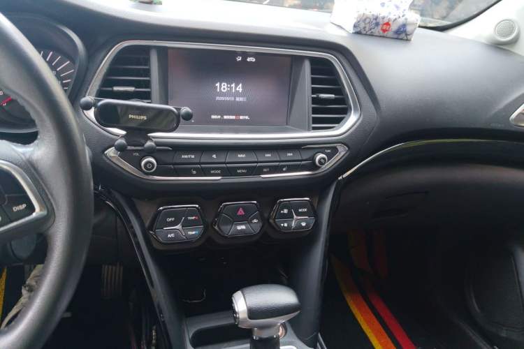 Used GAC Trumpchi GS4 2015 200T G-DCT Luxury Edition Audio And AC Panel