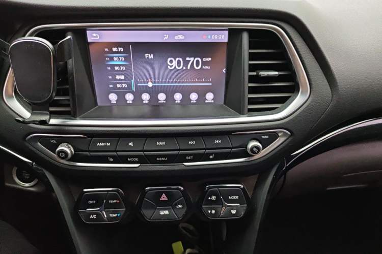 Used GAC Trumpchi GS4 2015 200T G-DCT Luxury Edition Audio And AC Panel